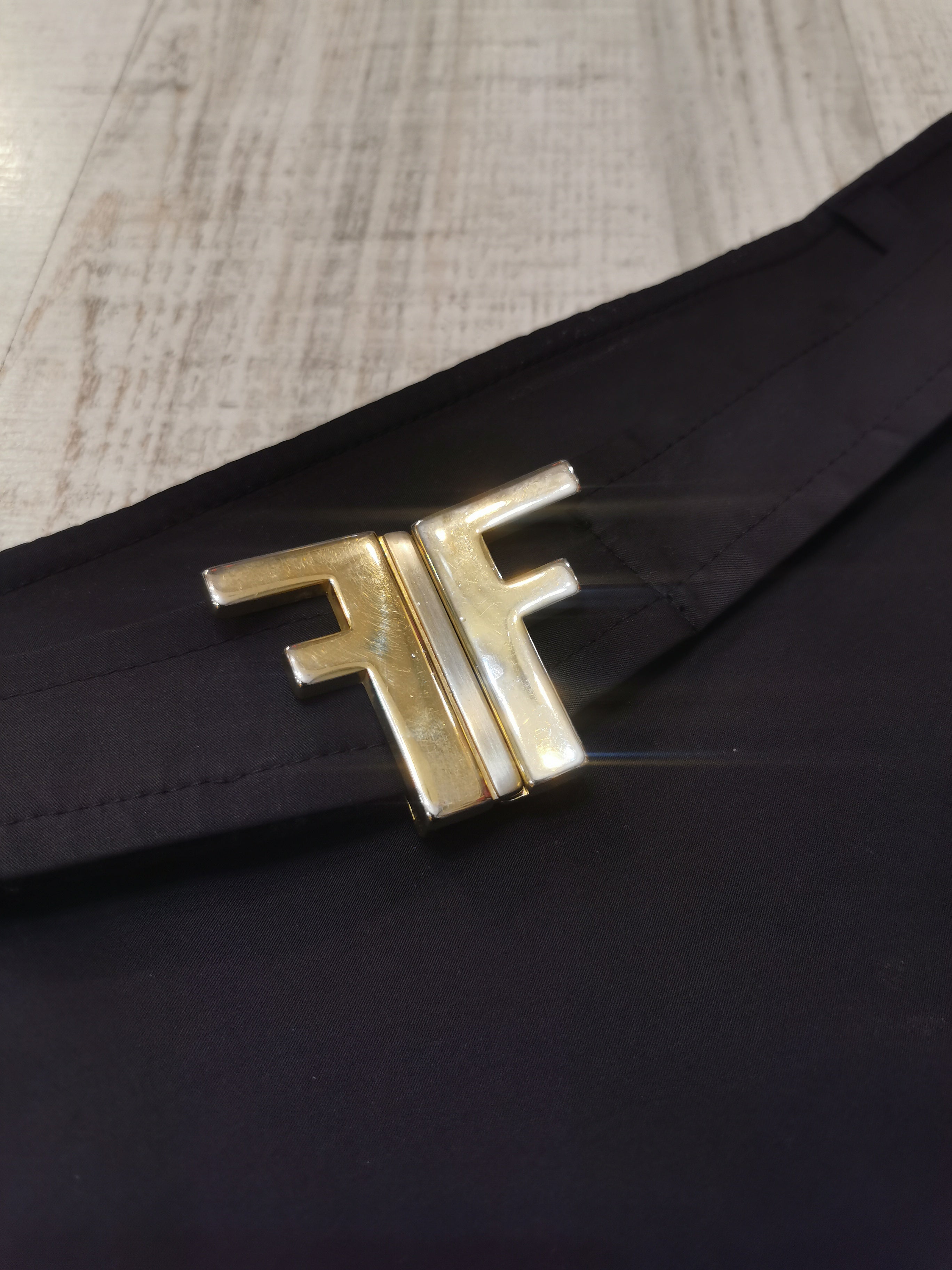 Fendi crna pencil suknja