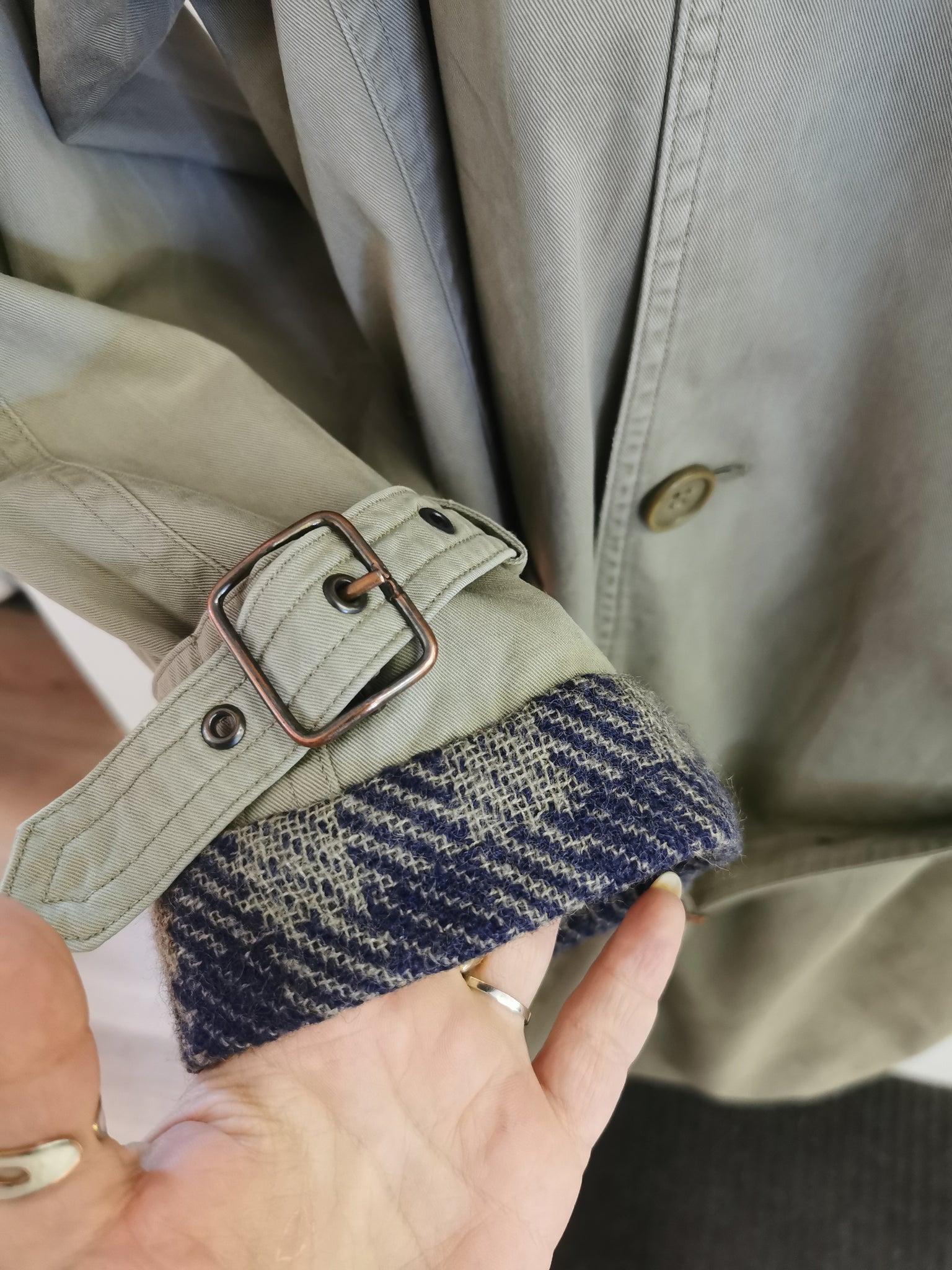 Kluz ex Yu vintage mantil sa redizajniranim detaljima od vune