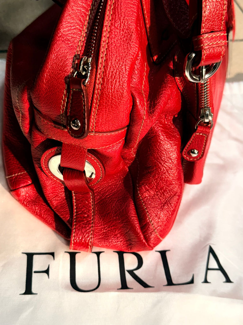Vintage Furla kožna tašna crvene boje