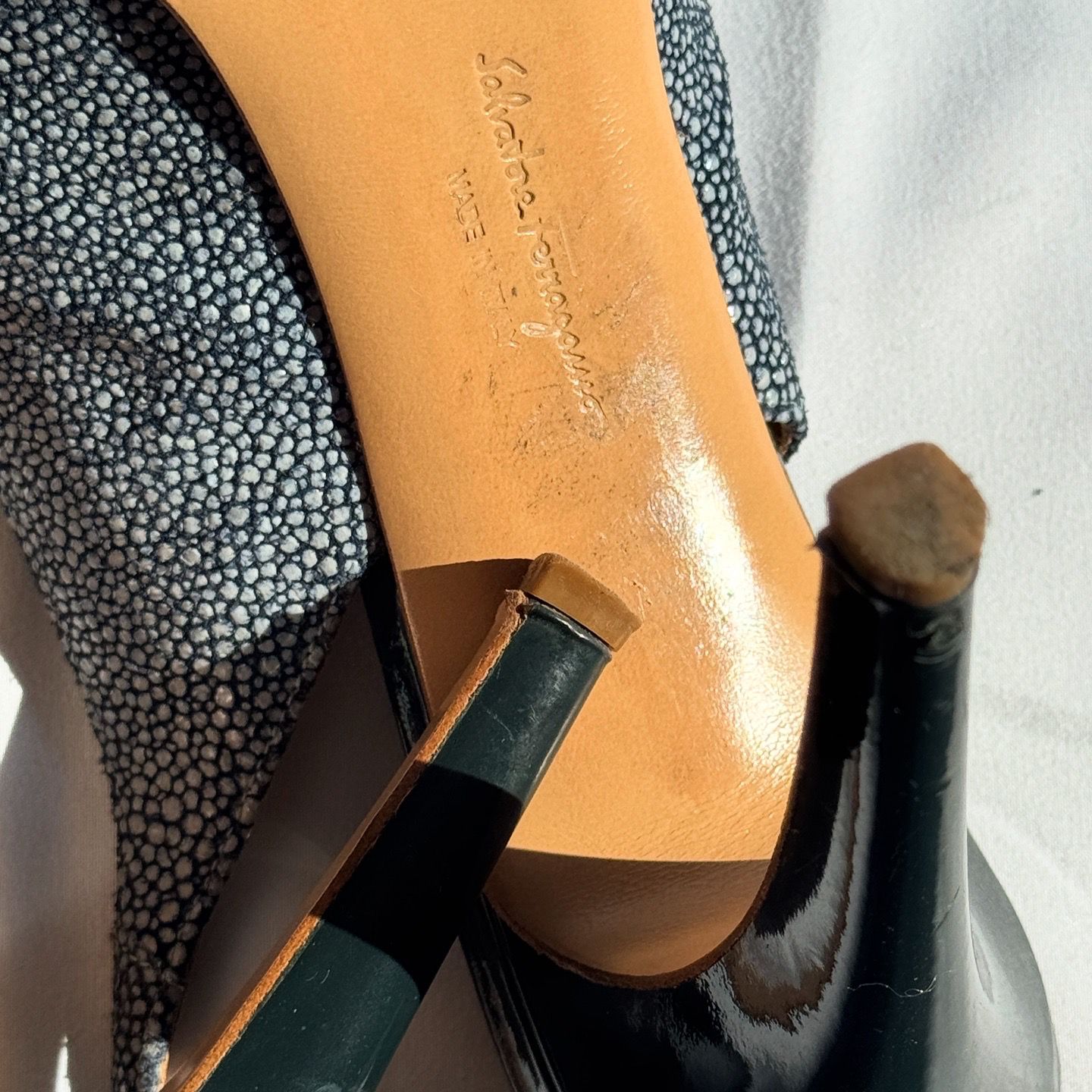 Vintage Salvatore Ferragamo slingback kožne štikle