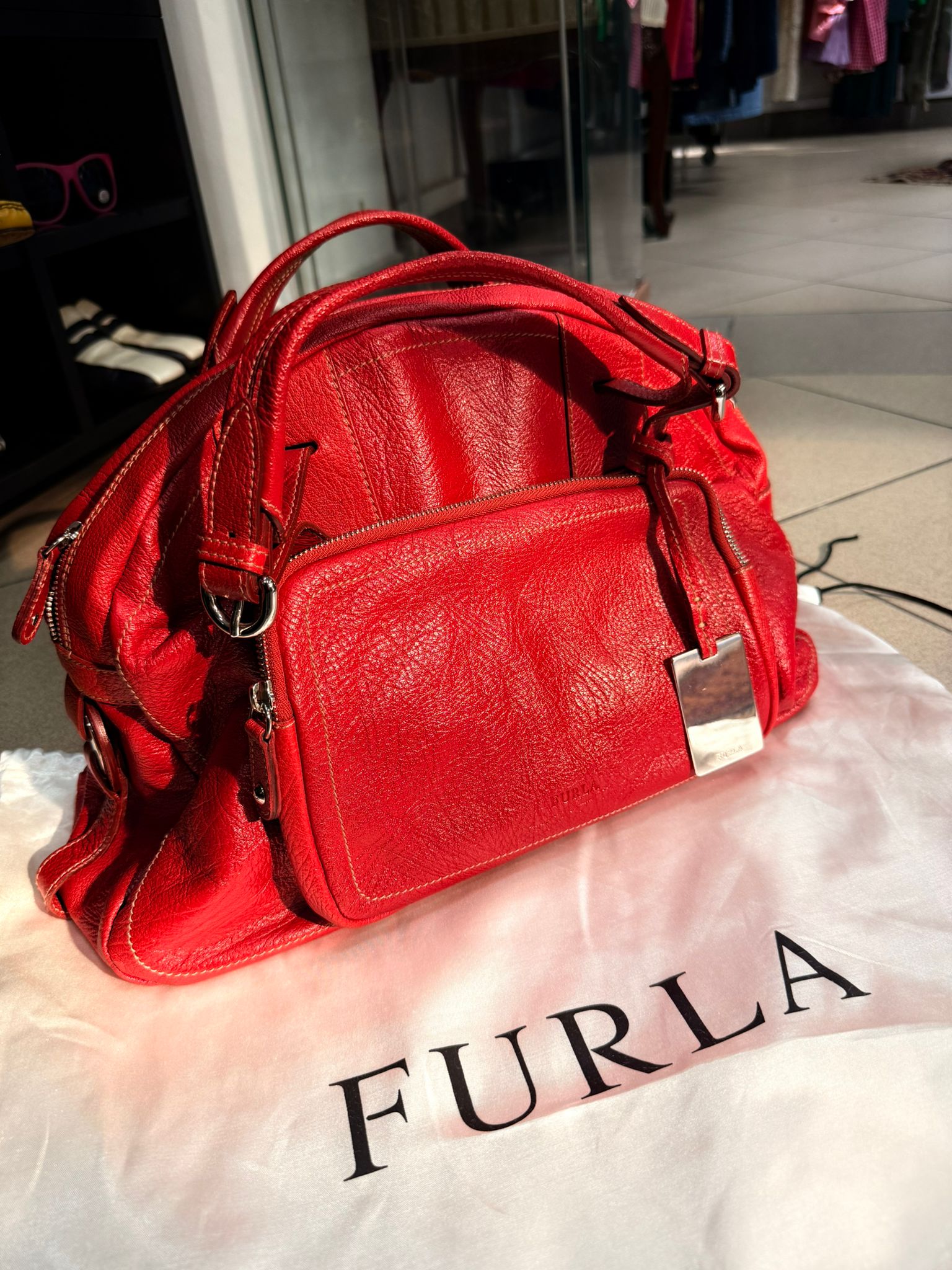 Vintage Furla kožna tašna crvene boje