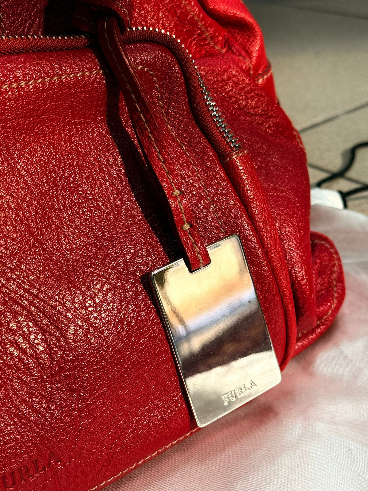 Vintage Furla kožna tašna crvene boje