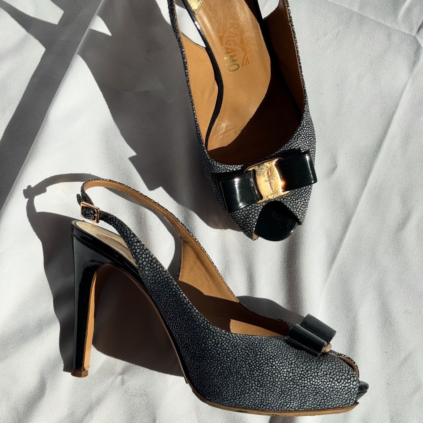 Vintage Salvatore Ferragamo slingback kožne štikle