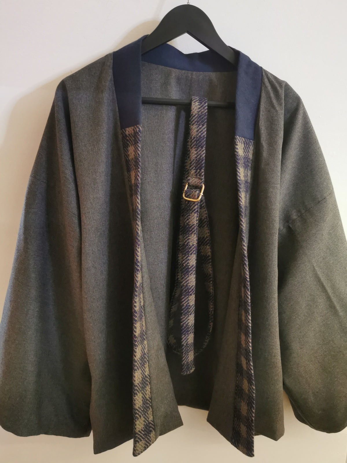 Sivo - teget kraći vuneni kimono sa dva lica Jane Doe Design
