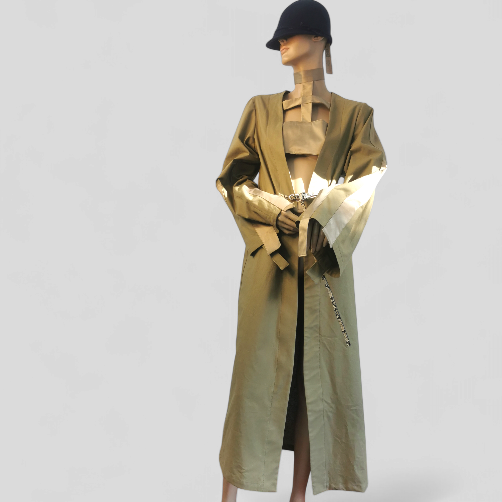 Jane Doe Design unikatan tamno zeleni mantil sa skidajućim topom