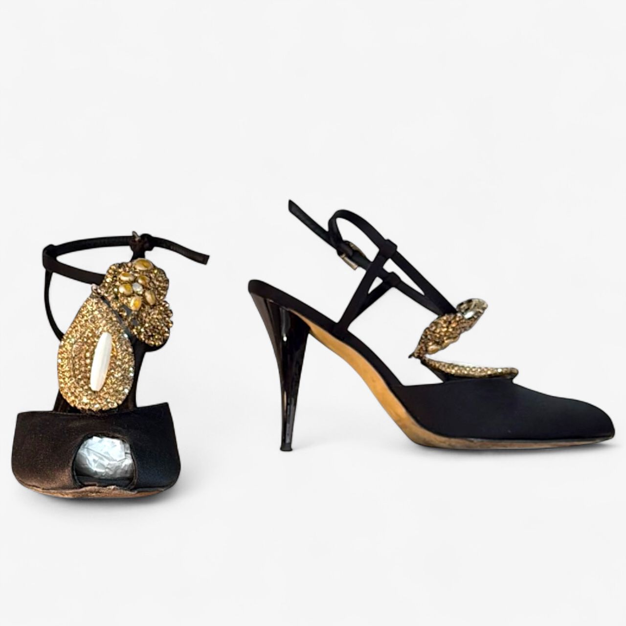 Kallisté satenske sandale u crnoj boji sa detaljima cirkona