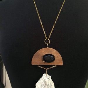 Handmade Necklace with Shell by Jane Doe / Školjka Ogrlica